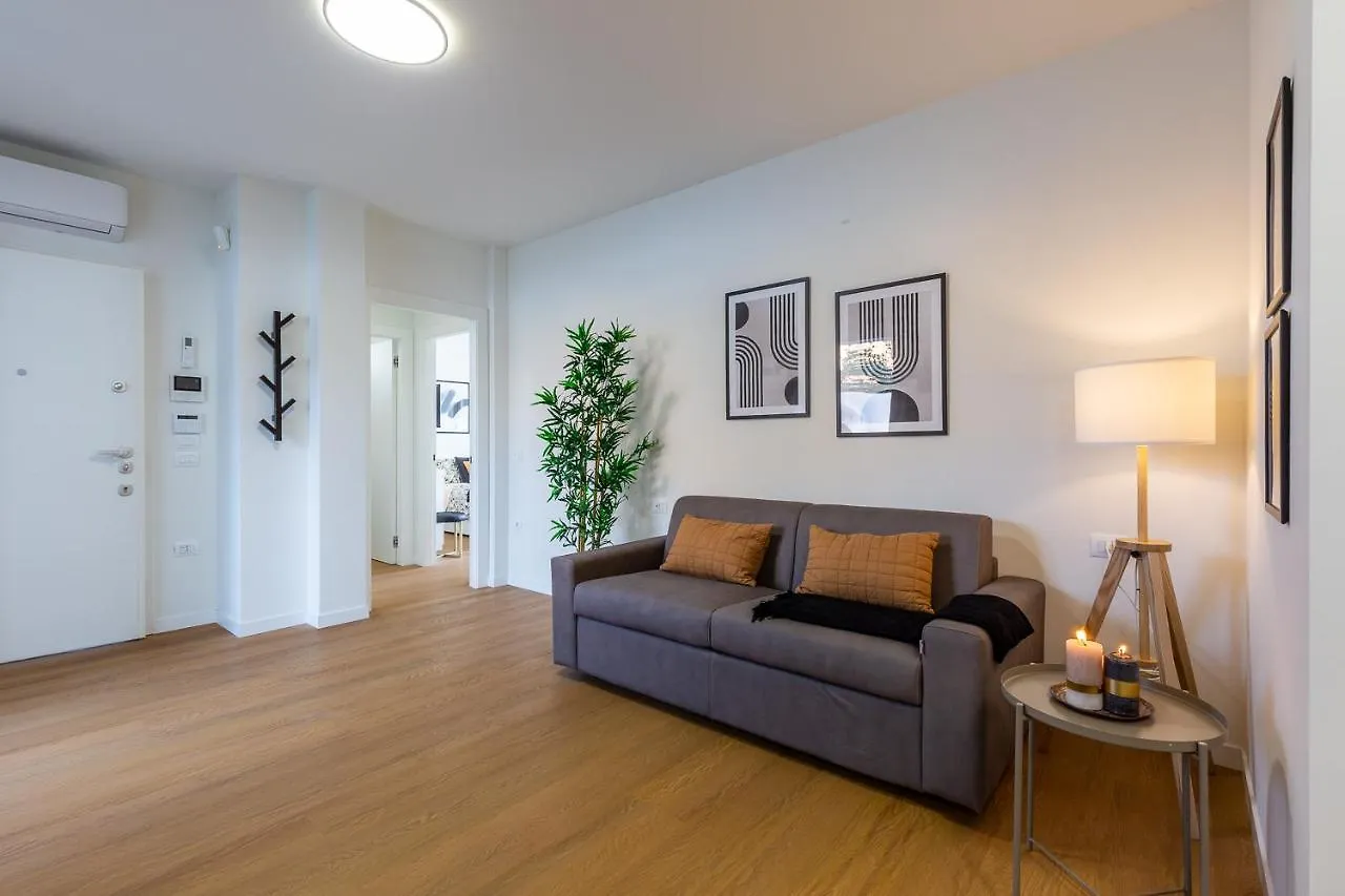 Apartamento Colombo Palace - Viale Colombo 358 Quartu SantʼElena