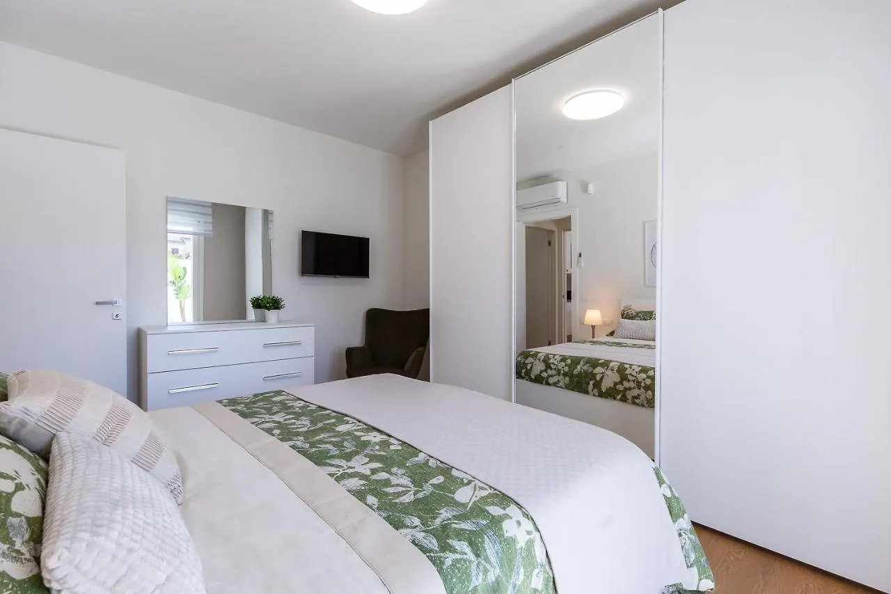 Colombo Palace - Viale Colombo 358 Quartu SantʼElena Apartamento