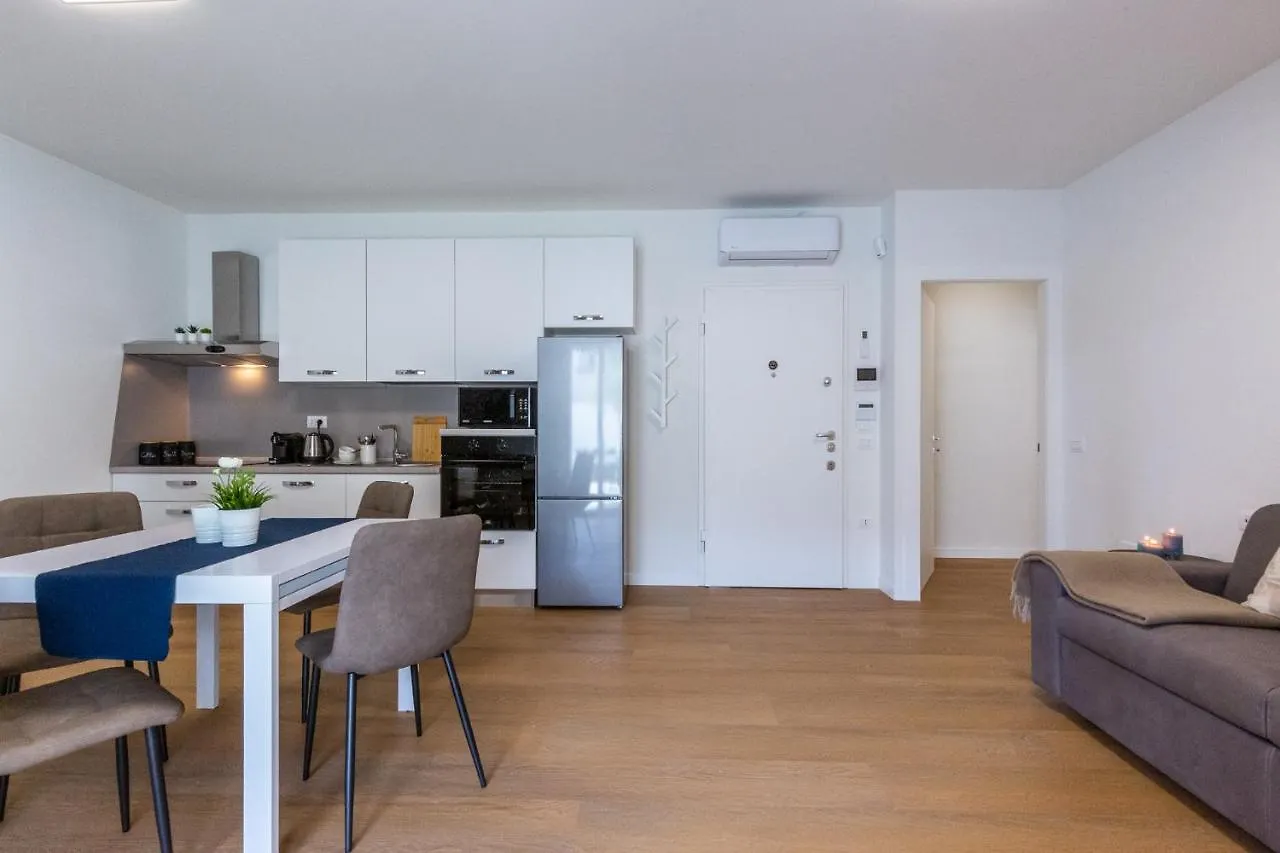 Apartamento Colombo Palace - Viale Colombo 358 Quartu SantʼElena