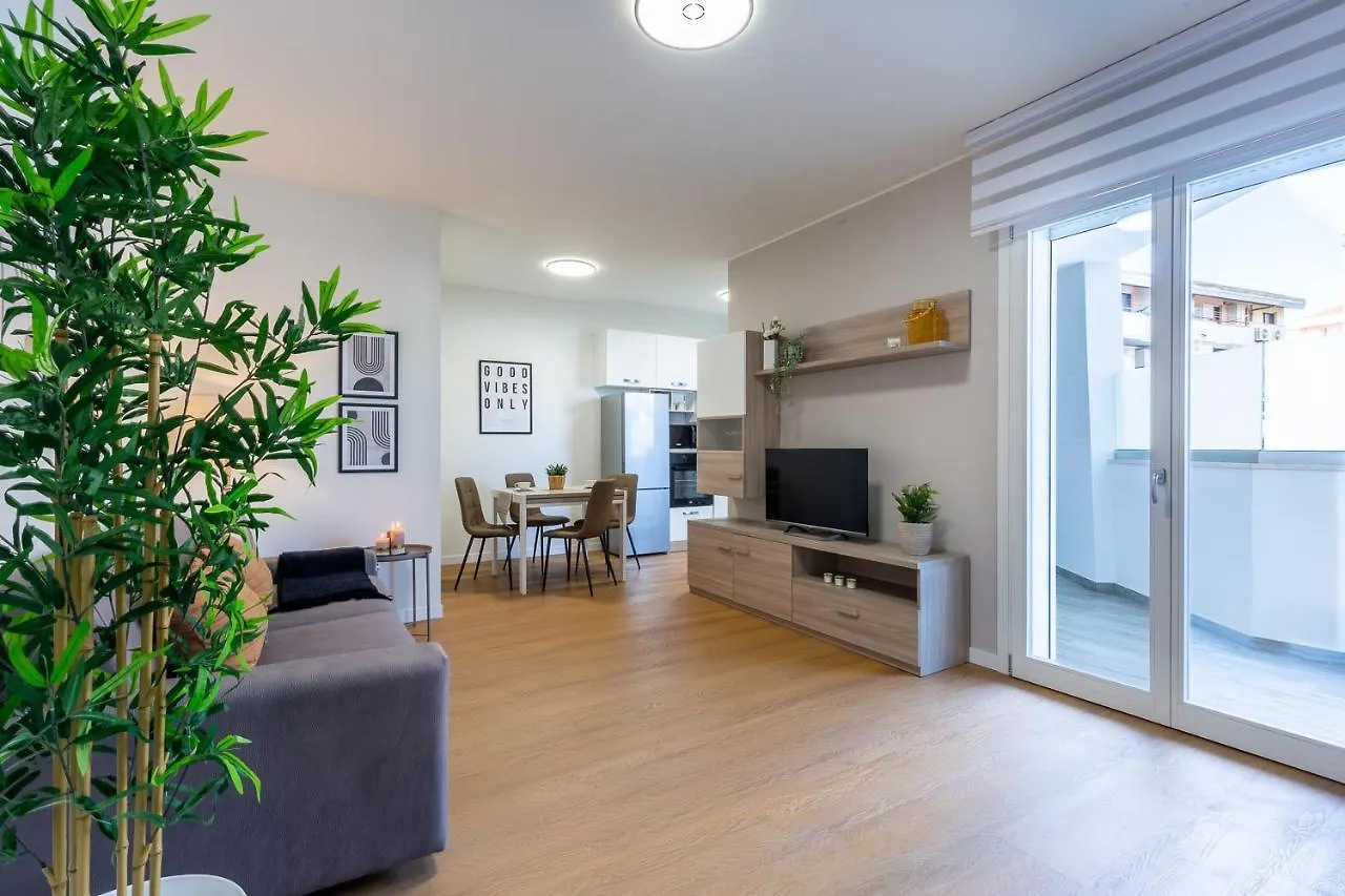 Apartamento Colombo Palace - Viale Colombo 358 Quartu SantʼElena Itália