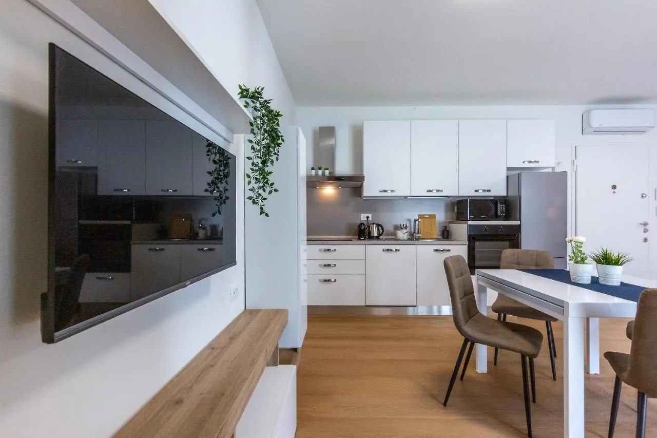 Apartamento Colombo Palace - Viale Colombo 358 Quartu SantʼElena